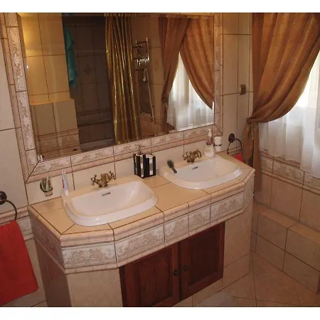 בית נופש Three-bedroom Holiday In